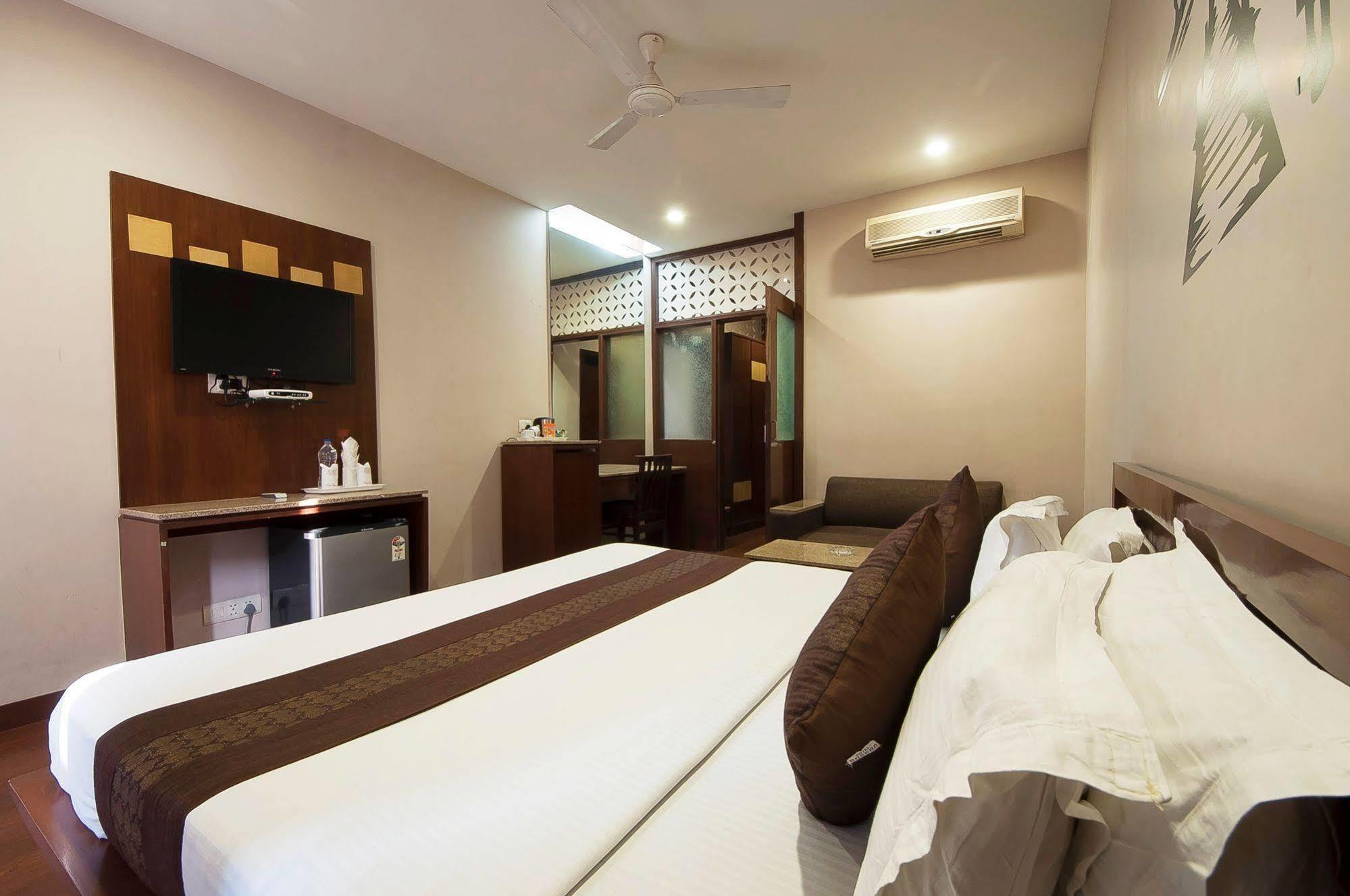 Fabhotel Basera Амритсар Екстериор снимка