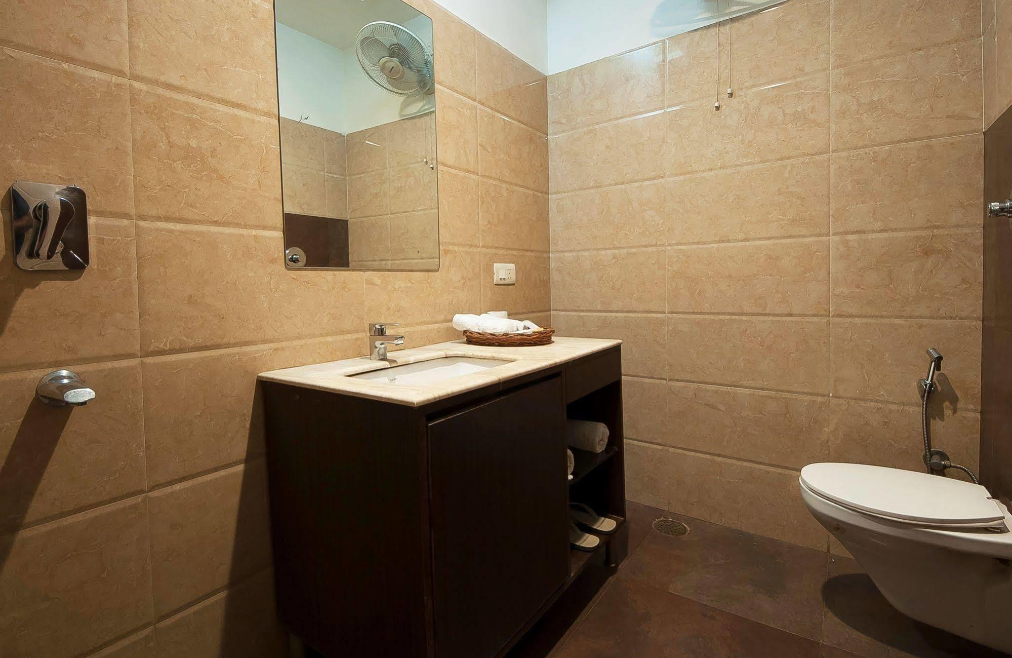 Fabhotel Basera Амритсар Екстериор снимка